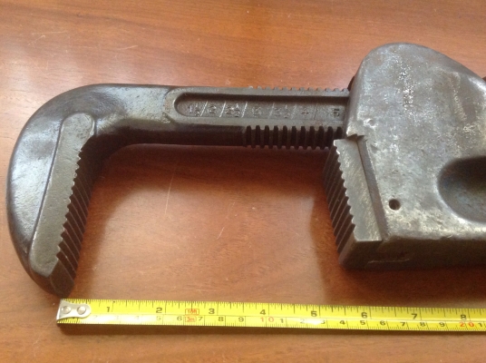 ขายประแจจับท่อ Vintage Record Reader England 36"