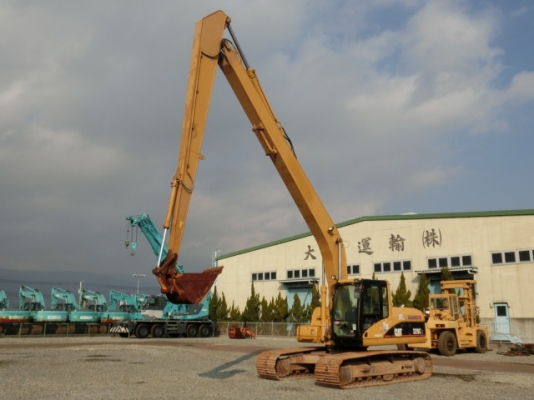 รถขุดเก่าญี่ปุ่น CAT 320CL บูมยาว 15 เมตร มาถึงไทยแล้วครับ