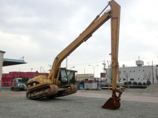 รถขุดเก่าญี่ปุ่น CAT 320CL บูมยาว 15 เมตร มาถึงไทยแล้วครับ