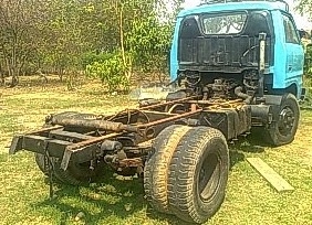 ขายด่วน ISUZU KS12 - 115 HP 4BD1 หกล้อหัวกับคัชซี ช่วงล่างใหญ่ติด F หน้าหลังครบ เครื่องแรงดีไม่มีเยิ้ม ภายในเก๋งคอนโซลครบ พวงมาลัยธรรมดา เกียร์สั้น ช่วงล่างคัชซีไม่มีบวม ยาง 8.25 ขอบ 15 ยางสภาพดี 60\% เอกสารเล่มทะเบียนชุดโอนครบ ราคาต่อรองได้ครับ