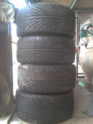 ขายยาง 265/35/18ปี 13 1คู่...สวยๆ...