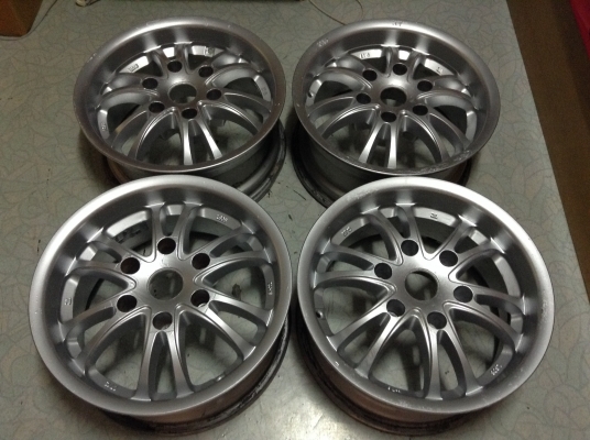 แม็กขอบ 16 นิ้ว 6 รูกะบะ กว้าง 7 นิ้วออฟ 15 ทั้งชุด 4 วง แม็กขอบ 16 นิ้ว 6 รูกะบะ กว้าง 7 นิ้วออฟ 15 ทั้งชุด 4 วง