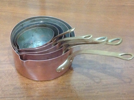 ขายหม้อเชฟโบราณ งานเก่าฝรั่งเศส ขึ้นรูปด้วยมือ สวยงามน่าใช้ 1 ชุด 5 ใบ