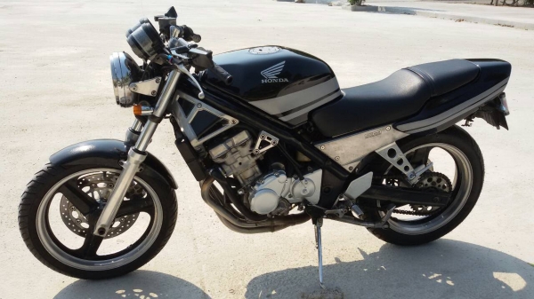 ขาย Honda CB1 ทะเบียนแท้ ไม่ขาดต่อ พร้อมโอน (ตอง888)