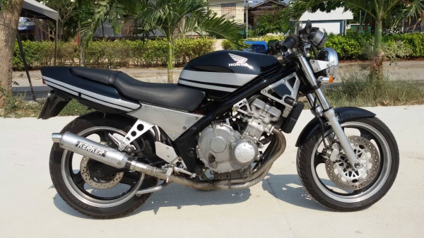 ขาย Honda CB1 ทะเบียนแท้ ไม่ขาดต่อ พร้อมโอน (ตอง888)