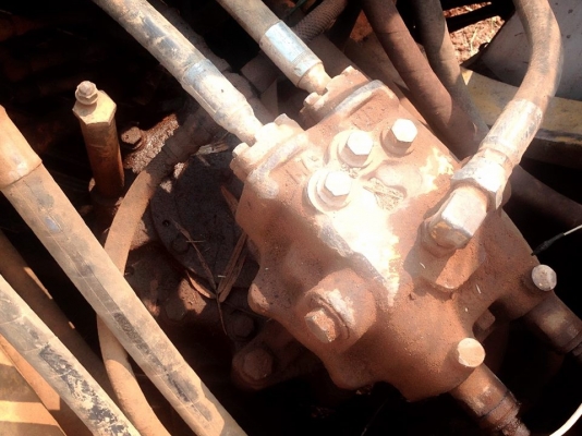 **890,000 บ.ต่อรอง///แบคโฮ PC200-5** ขายแบคโฮ ยอดนิยม KOMATSU PC200-5 S.No.49358 เครื่องเดิม ปั้มเดิม ไฟฟ้าครบ เครื่องดี แน่นดี ปั้มดีแรง เครื่องปั้มแห้ง ไม่มีเยิ้ม ทำงานดี เร็วดีครับ บูมอาร์มดี บุ้งกี๋หนา เอวดี แน่น ไม่แตกไม่ร้าว ช่วงล่าง 70-80\% โซ่ดี หน