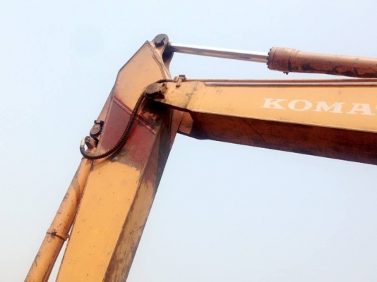 **890,000 บ.ต่อรอง///แบคโฮ PC200-5** ขายแบคโฮ ยอดนิยม KOMATSU PC200-5 S.No.49358 เครื่องเดิม ปั้มเดิม ไฟฟ้าครบ เครื่องดี แน่นดี ปั้มดีแรง เครื่องปั้มแห้ง ไม่มีเยิ้ม ทำงานดี เร็วดีครับ บูมอาร์มดี บุ้งกี๋หนา เอวดี แน่น ไม่แตกไม่ร้าว ช่วงล่าง 70-80\% โซ่ดี หน