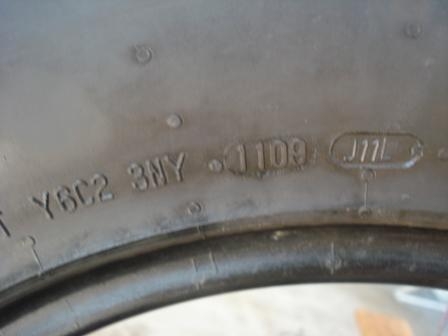 ขายเศษยาง 265-70-16 ดอกหนาๆ 1 เส้น