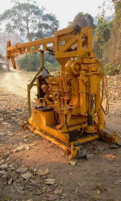 ขายเครื่องเจาะสำรวจแร่ หิน coring ใช้หัวเจาะเพชรยี่ห้อ Longyear