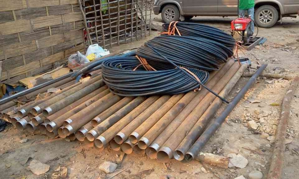 ขายเครื่องเจาะสำรวจแร่ หิน coring ใช้หัวเจาะเพชรยี่ห้อ Longyear