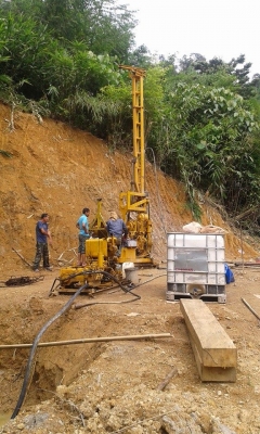 ขายเครื่องเจาะสำรวจแร่ หิน coring ใช้หัวเจาะเพชรยี่ห้อ Longyear