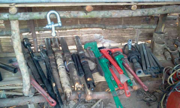 ขายเครื่องเจาะสำรวจแร่ หิน coring ใช้หัวเจาะเพชรยี่ห้อ Longyear