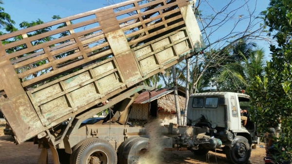 รถฮีโน่ 10 ล้อดั้ม FM3H  195 แรงม้า. ปี 38  สนใจติดต่อ 081  - 6079515