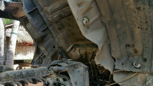 รถฮีโน่ 10 ล้อดั้ม FM3H  195 แรงม้า. ปี 38  สนใจติดต่อ 081  - 6079515