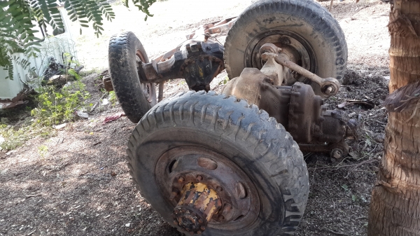 ช่วงล่างf18 2เพลาไม่มีแท่นเพลาและแหนบขายตามสภาพ