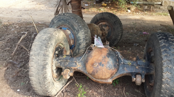 ช่วงล่างf18 2เพลาไม่มีแท่นเพลาและแหนบขายตามสภาพ