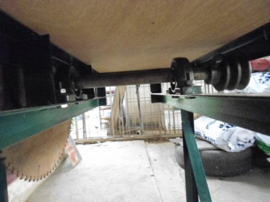 ตัวนี้เตรียมส่ง ให้ ช่างไม้ จังหวัดสุพรรณบุรี