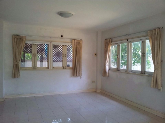 ขายบ้านเดี่ยวหลังมุม 78 ตร.ว. หมู่บ้านโรยัลปาร์ควิลล์ ราคาต่ำกว่าประเมิน