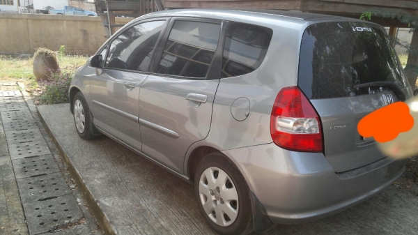 honda jazz สภาพดีพร้อมใช้ ซ่อมศูนย์
