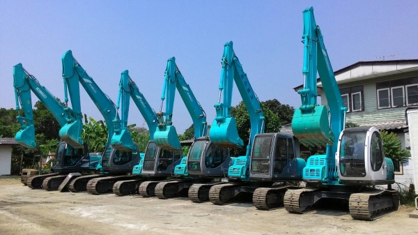 ขายด่วน รถขุด KOBELCO SK200-2  เก่า นอก  มาร์คไฟว์   สภาพสวยมากๆๆ   โทร 089-3818694 ดวงนภา