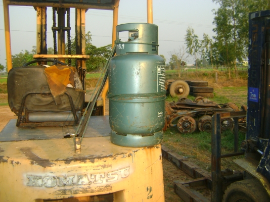 ฟอร์คลีฟต์   2 ตัน  สูง  4 เมตร   สภาพดี  ราคา  155,000  บาท