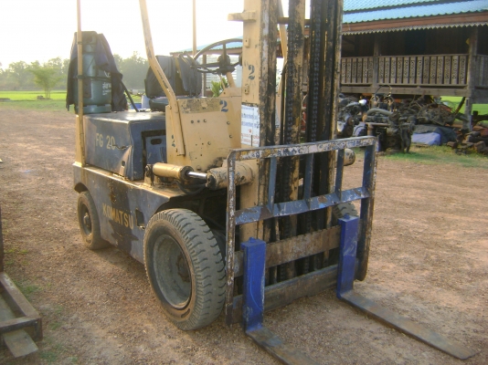 ฟอร์คลีฟต์   2 ตัน  สูง  4 เมตร   สภาพดี  ราคา  155,000  บาท