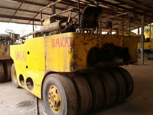 ขายรถบด SAKAI 9 ล้อยาง เอกสารเล่มทะเบียน กับ WATANABE 11 ล้อ ไม่มีเอกสาร ราคา 350000