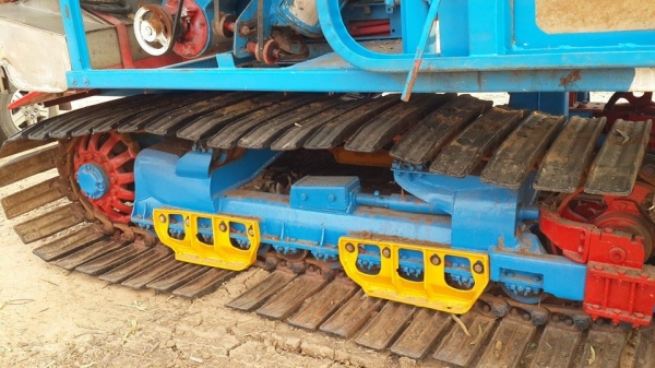 ขายรถเกี่ยวข้าวSS50I 210 6HH1 TURBO ศักดิ์พัฒนา ช่วงล่างเต็มปั๊มแห้ง สภาพพร้อมลุยงาน เครื่องแน่น โซ่เต็ม ตัวเดิน12 ปั๊ม22 ไดกิ้น