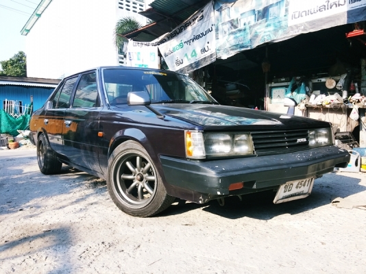 TOYOTA หน้าแหลม แต่ง retro สวยๆซิ่งๆ