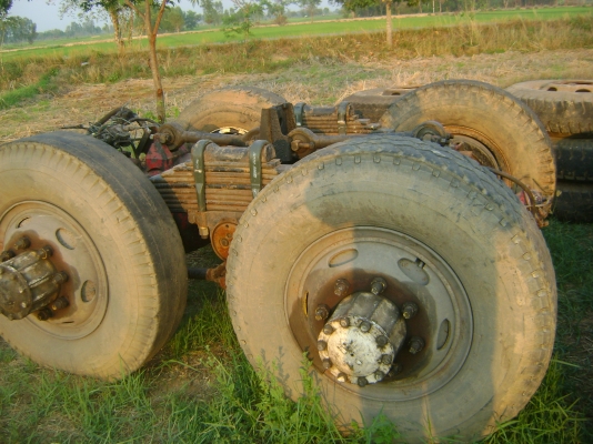 เพลาหลัง  240 / 2 เพลา  เบรคแห้ง   ราคา   165,000  บาท