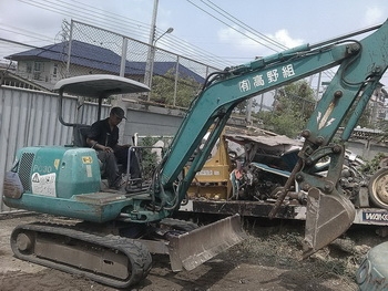 ตามคำเรียกร้องลูกค้าครับ - รถขุด  แบคโฮ KOMATSU PC 30-7E บูมอาร์ม หัวกระแทกในตัว