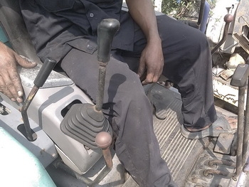 ตามคำเรียกร้องลูกค้าครับ - รถขุด แบคโฮ KOMATSU PC 30-7E บูมอาร์ม หัวกระแทกในตัว ตามคำเรียกร้องลูกค้าครับ - รถขุด แบคโฮ KOMATSU PC 30-7E บูมอาร์ม หัวกระแทกในตัว