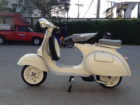 เอเซียเวสป้า---->>จัดส่งรถvespa 64 สีครีมอ่อน ให้คุณเอ็ม ที่ราชบุรี เรียบร้อย04/03/2558 เอเซียเวสป้า---->>จัดส่งรถvespa 64 สีครีมอ่อน ให้คุณเอ็ม ที่ราชบุรี เรียบร้อย04/03/2558