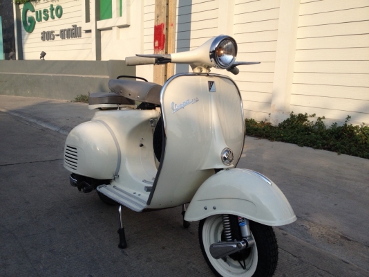 เอเซียเวสป้า---->>จัดส่งรถvespa 64 สีครีมอ่อน ให้คุณเอ็ม ที่ราชบุรี เรียบร้อย04/03/2558 เอเซียเวสป้า---->>จัดส่งรถvespa 64 สีครีมอ่อน ให้คุณเอ็ม ที่ราชบุรี เรียบร้อย04/03/2558