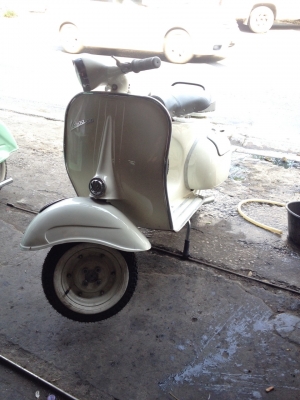 เอเซียเวสป้า---->>จัดส่งรถvespa 64 สีครีมอ่อน ให้คุณเอ็ม ที่ราชบุรี เรียบร้อย04/03/2558 เอเซียเวสป้า---->>จัดส่งรถvespa 64 สีครีมอ่อน ให้คุณเอ็ม ที่ราชบุรี เรียบร้อย04/03/2558