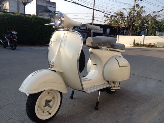 เอเซียเวสป้า---->>จัดส่งรถvespa 64 สีครีมอ่อน ให้คุณเอ็ม ที่ราชบุรี เรียบร้อย04/03/2558 เอเซียเวสป้า---->>จัดส่งรถvespa 64 สีครีมอ่อน ให้คุณเอ็ม ที่ราชบุรี เรียบร้อย04/03/2558