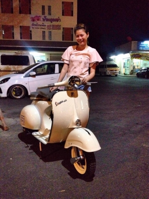 เอเซียเวสป้า---->>จัดส่งรถvespa 64 สีครีมอ่อน ให้คุณเอ็ม ที่ราชบุรี เรียบร้อย04/03/2558 เอเซียเวสป้า---->>จัดส่งรถvespa 64 สีครีมอ่อน ให้คุณเอ็ม ที่ราชบุรี เรียบร้อย04/03/2558