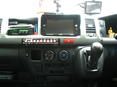 ขายดาวน์รถตู้ TOYOTA Commuter