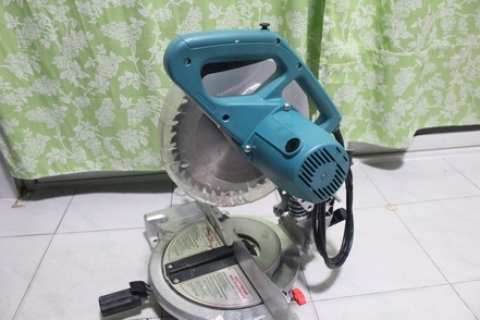 แท่นเลื่อยตัดองศา copy makita ขนาดใบ 10 นิ้ว พร้อมใช้งานครับ