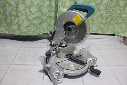 แท่นเลื่อยตัดองศา copy makita ขนาดใบ 10 นิ้ว พร้อมใช้งานครับ