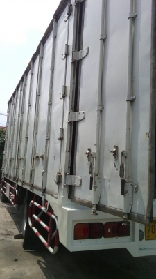 HINO 6 ล้อสมอทอง