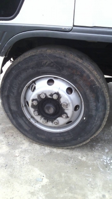 HINO 6 ล้อสมอทอง