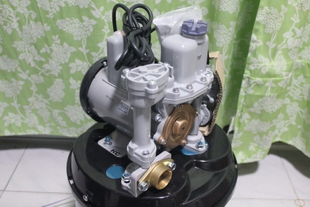 ปั๊มน้ำอัตโนมัติ ขนาด 200 วัตต์  พร้อมใช้งานครับราคาไม่แพงครับ