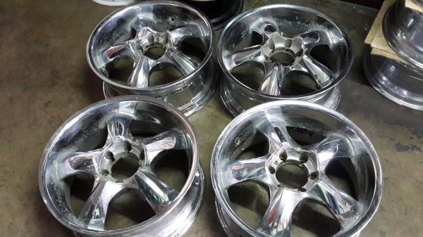 ขอบ 20 6รู โครเมี่ยม แม็กเปล่าไม่มียาง