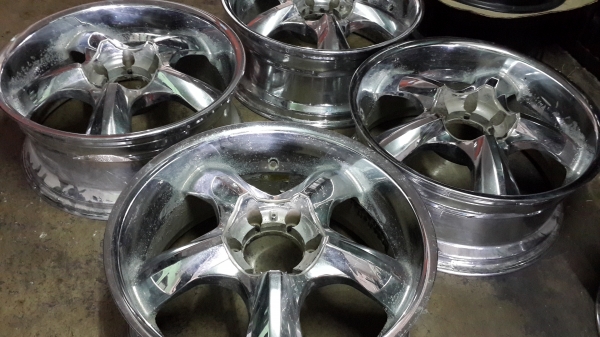 ขอบ 20 6รู โครเมี่ยม แม็กเปล่าไม่มียาง