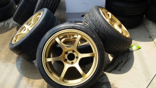 ล้อขอบ 18 5รู 114 พร้อมยาง ชุดล่ะ 9500