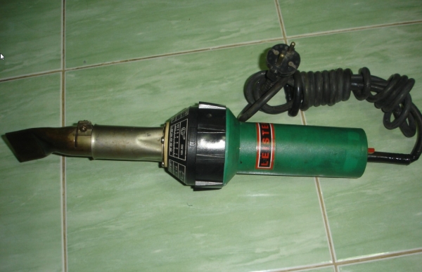 ขายเครื่องเชื่อมพลาสติกมือสอง Leister สวิตเซอร์แลนด์ มืออาชีพต้องใช้