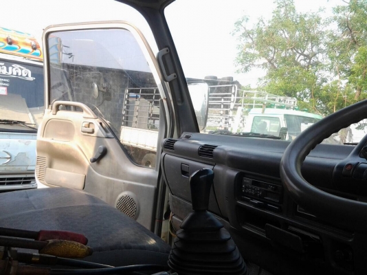 ขาย6ล้อดั้มดิน NQR150หัวขาวไฟเพชรปี49ดั้มสามมิตรเพลาF รถห้าง