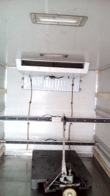 ขายเครื่องทำความเย็นติดรถ6ล้อครับ