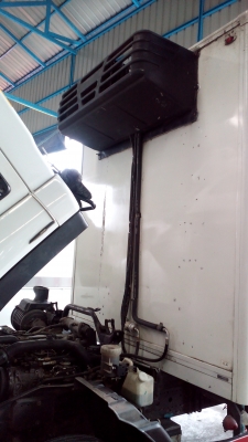 ขายเครื่องทำความเย็นติดรถ6ล้อครับ